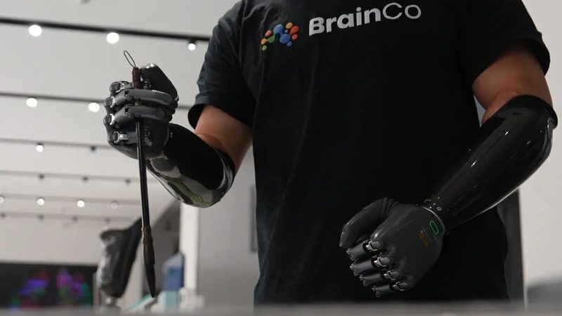 信息系统运维服务方案中，安全性保障至关重要。以下是一些关键措施：